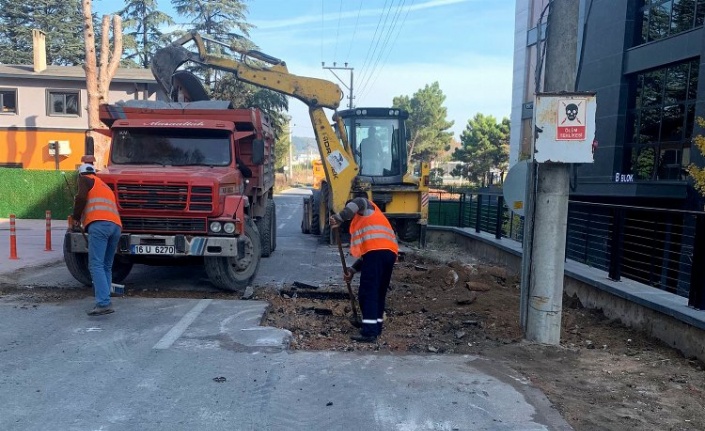 Bursa Osmangazi'de bozulan yollar asfaltlanıyor 