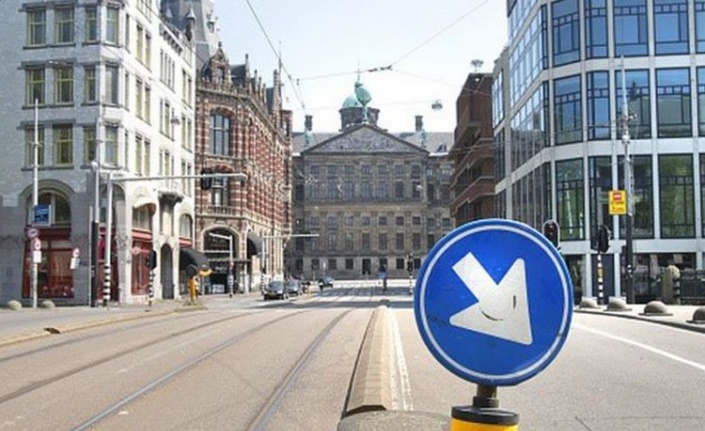 Hollanda 'sosyal mesafe' ve 'maske'ye geri dönüyor