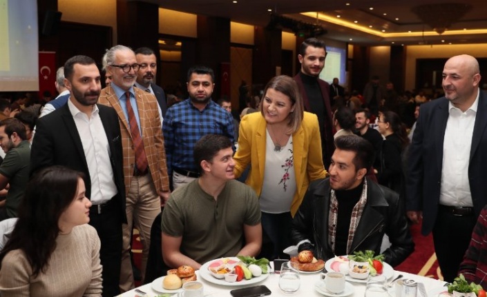 İzmit Belediye Başkanı, Kocaeli Üniversitesi öğrencileriyle buluştu
