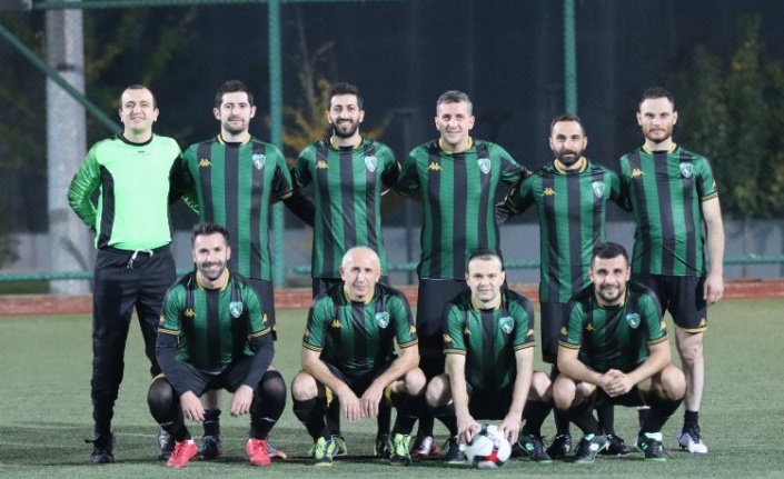 İzmit Belediyesi'nde "Birimler Arası Futbol Turnuvası" başladı 