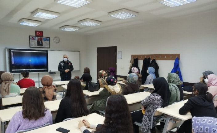 Malatya'da "Anne-Baba Okulu Eğitimleri" semineri 