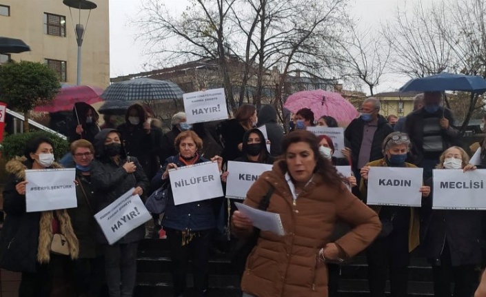 Bursa'da kadınlar 'Serpil Şentürk' duruşması için toplandı