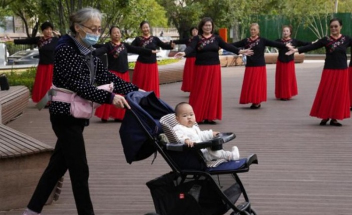 Çin'de bebek yapan çiftlere kredili teşvik