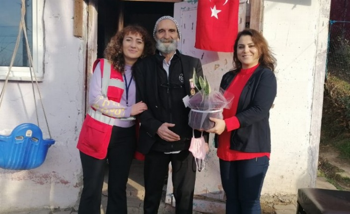 Kocaeli İzmit'te şehit ailesine ve Kıbrıs gazisine ziyaret 