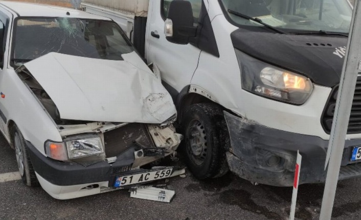 Niğde Kayseri yolunda trafik kazası