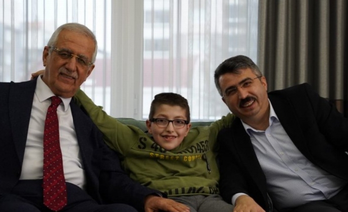 Bursa Yıldırım'da Başkan Yılmaz, ev ziyaretlerine devam ediyor 