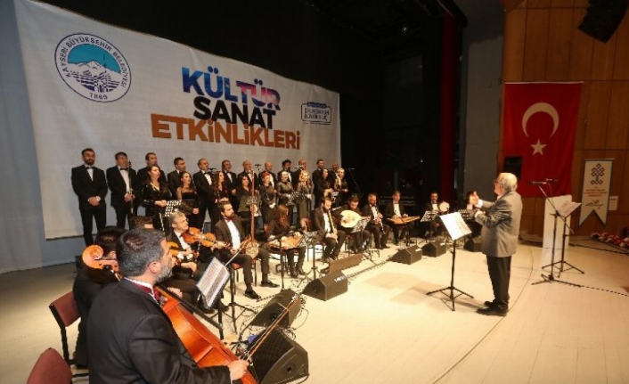 Kayseri Büyükşehir Türk Sanat Müziği Konseri ile vatandaşa müzik ziyafeti sundu 