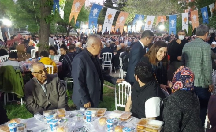 AK Parti Keşan İlçe Başkanlığı’ndan iftar yemeği