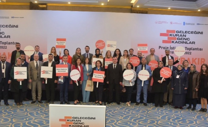 'Geleceğini Kuran Genç Kadınlar'ın paydaş toplantısına Diyarbakır ilgisi