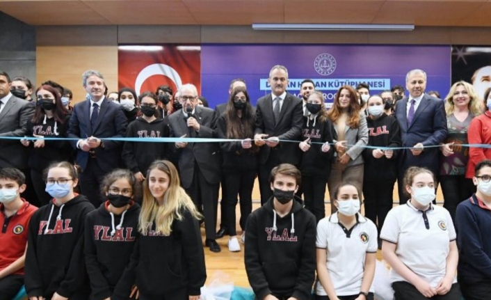 İstanbul Beşiktaş'ta 'Doğan Hızlan' adına okul kütüphanesi açıldı