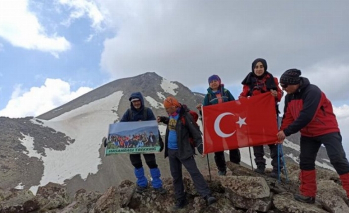 Bursa İnegöl Belediyesporlu dağcılar Hasan Dağına tırmandı
