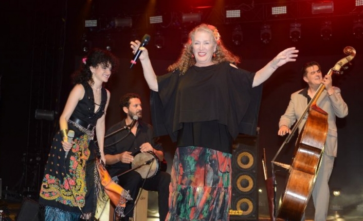 Bursa'da Balkan Orkestrası'ndan uluslararası coşku