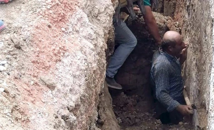 Bursa Mudanya'da toprak altında kalan işçi kurtarıldı