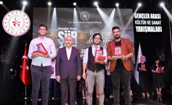 Mardin Valisi Mahmut Demirtaş şiir yarışması finaline katıldı