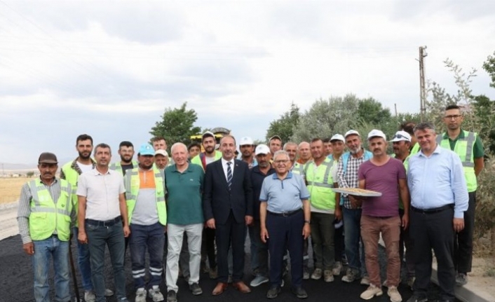 Kayseri Büyükşehir'den Tomarza'ya asfalt yatırımı