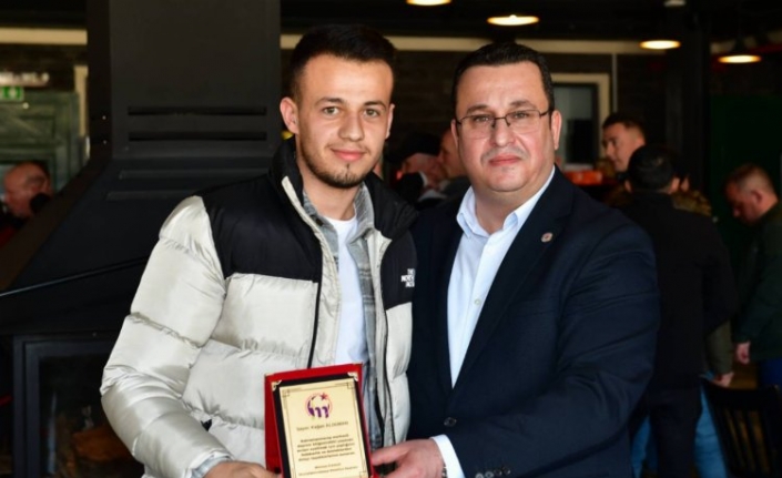 Bursa Mustafakemalpaşa'da Başkan'dan yerel destekçilere ödül