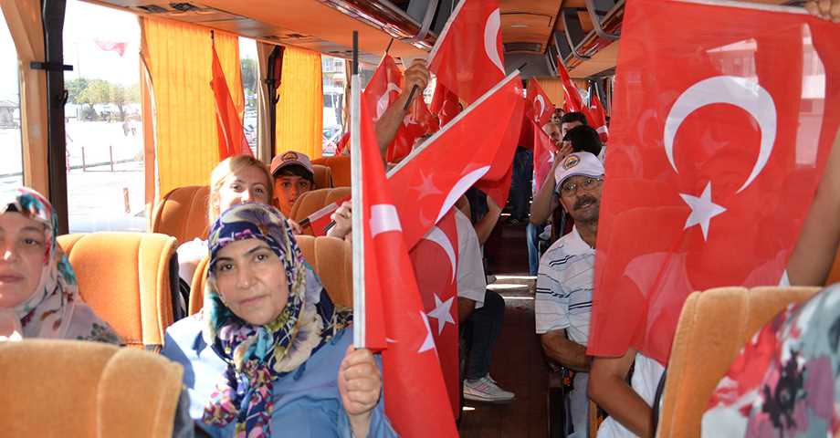 Gemlik, Bursa'daki Demokrasi Meydanına Aktı
