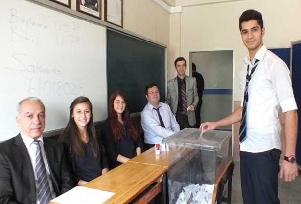GCBAL Okul Meclis Başkanlığı Seçimleri Gerçek Seçimleri Aratmadı