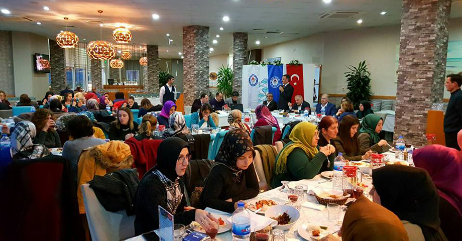 Eğitim Bir - Sen'li Kadın Öğretmenler Atatepe'de Buluştu