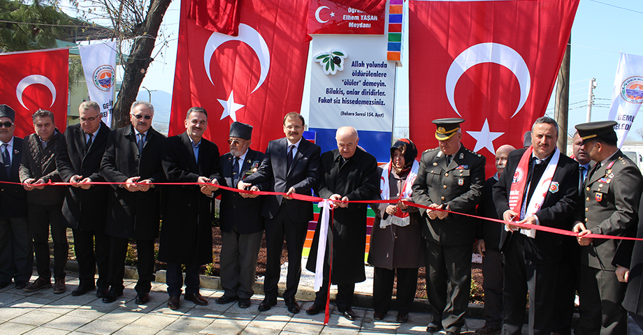 Şehit Öğretmen Ethem Yaşar Meydanı Törenle Açıldı