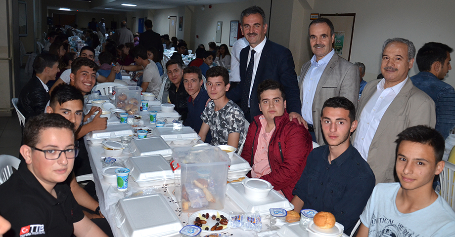 İftar Bu Kez Atatepe Meslek Lisesinde Açıldı