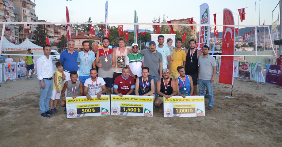 Plaj Voleybolu Turnuvasında Ödüller Sahiplerini Buldu