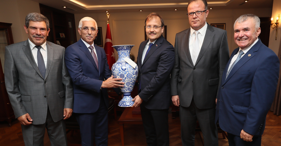 Marmarabirlik'ten Başbakan Yardımcısı Çavuşoğlu'na Ziyaret