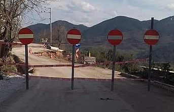 Heyelan Gemlik'te köy yolunu kapattı!