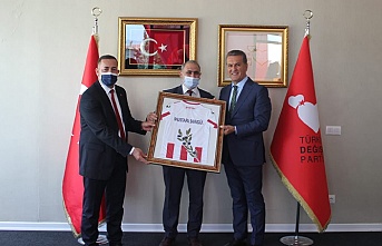Sarıgül'e Gemlikspor forması hediye edildi