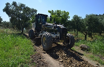 Gemlik Belediyesi’nin tarıma desteği arazi yollarıyla devam ediyor