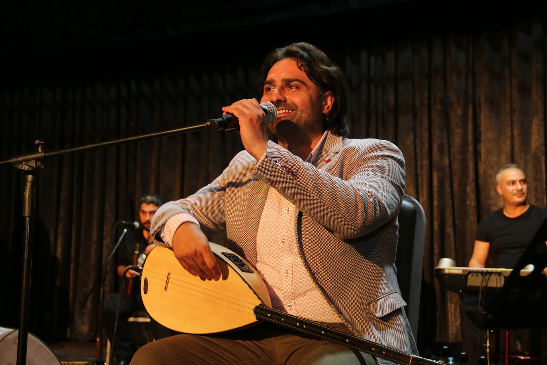Ahmet Gültekin 10.Sanat Yılını Özel Konserle Kutladı