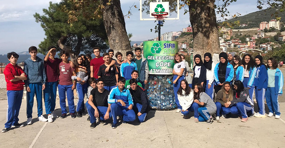 Gemport Anadolu Lisesinde Geleceğini Çöpe Atma Kampanyası