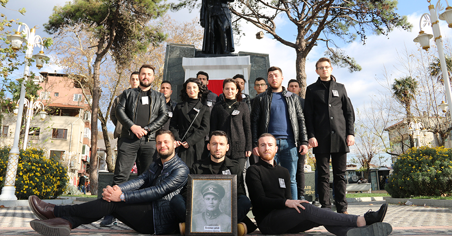 CHP Gemlik Gençlik Kolu üyeleri Şehit Kubilay'ı andı