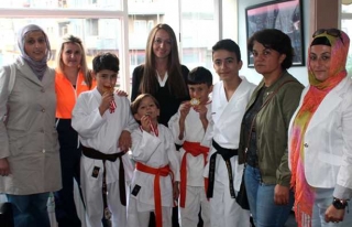 Şampiyon Karatecilerden İlkim Şahin’e Teşekkür