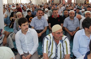 Asım Kocabıyık Camii'nde İlk Cuma Namazı Kılındı