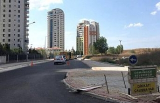 Bursa Osmangazi'de sıcak asfalt serimi