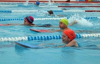 İzmit'te minik yüzücülere yetenek taraması