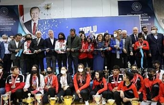 Gaziantep'e 9 yeni spor tesisine 'Bakan'lı...