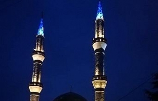 Manisa Selendi'de cami minaresi aydınlandı