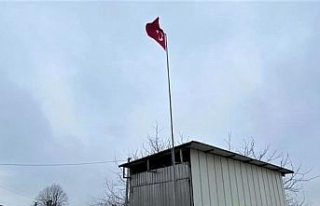 Kocaeli'nde Emre’nin Türk bayrağı talebini...