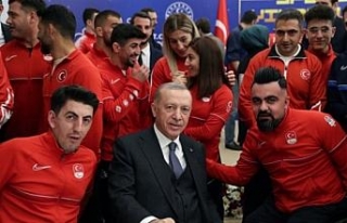Cumhurbaşkanı Erdoğan sporun yıldızlarıyla buluştu