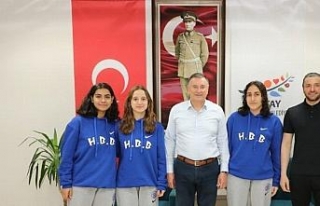 Hatay Büyükşehir Belediyesporlu sporculara milli...