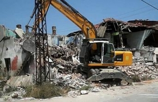 Bursa Osmangazi'de metruk binalar tek tek yıkılıyor...
