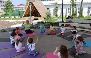Kocaeli İzmit Çınar Çocuk Evi’nde Yoga eğitimleri...