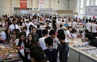 Karaman’da gençlerin kitap tutkusu