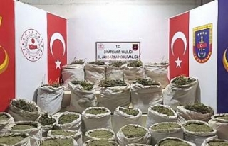 Diyarbakır'da 2 tona yakın uyuşturucu madde...