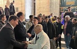 Başkan Altay, cami çıkışında Konyalılarla buluştu