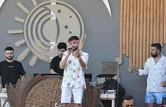 Ünlü rapçi Sefo, İzmir Çeşme’de sahne aldı