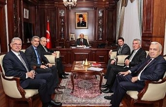 CHP'li ilçe belediye başkanları önce Valiliği, daha sonra Büyükşehir'i ziyaret etti