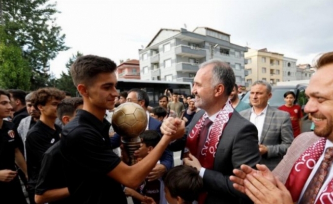 U15 Türkiye Şampiyonları'na Bursa İnegöl'de coşkulu karşılama
